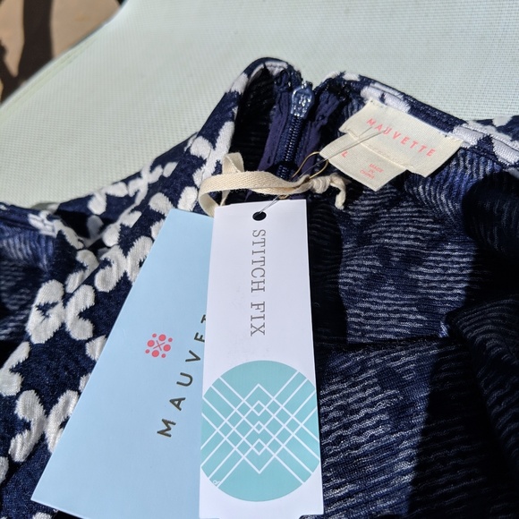 NWT Patterned Ladies Dress - Picture 6 of 6